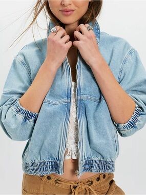 NWT Free People We The Free Birdie Denim Jacket in Mockingbird Blue